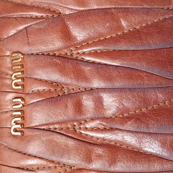 🤎MIU MIU MATELASSÉ LEATHER ZIP-AROUND WALLET - Picture 11 of 12